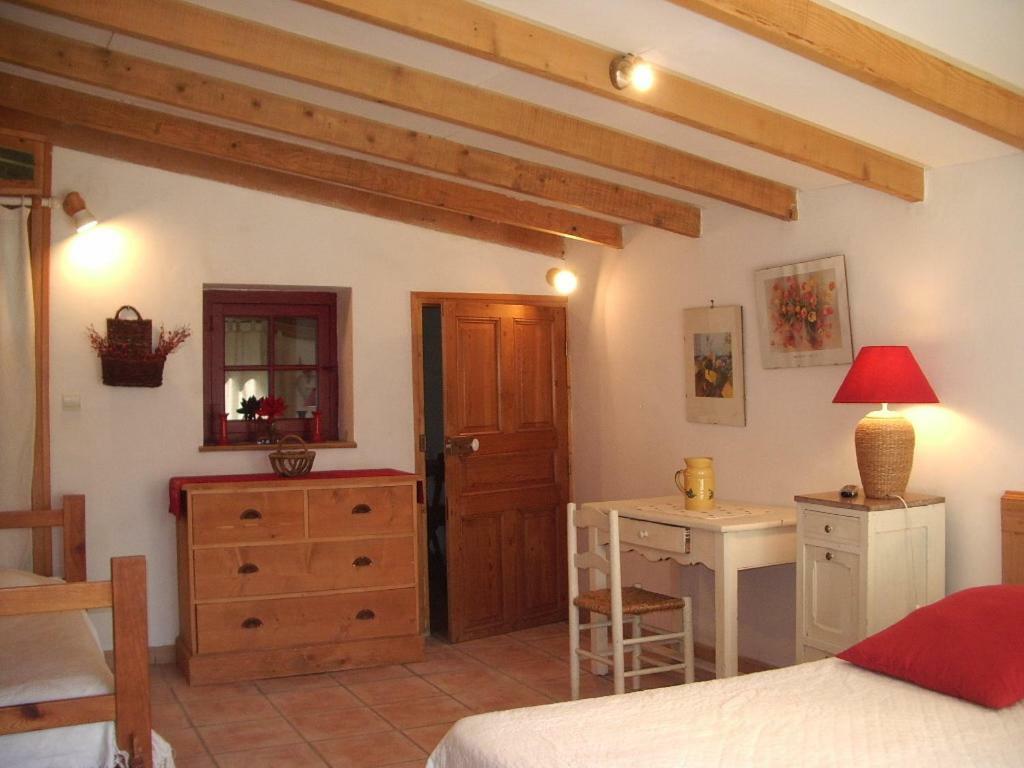 Chambres D'Hotes Saint Veredeme Pujaut Exteriör bild